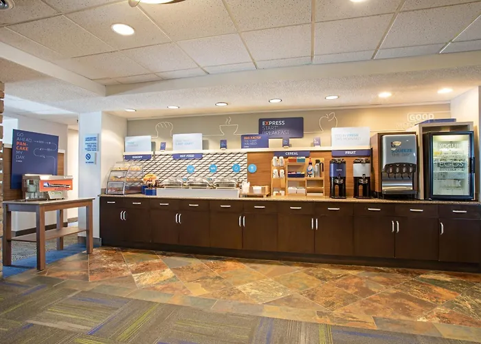 Holiday Inn Express Hotel & Suites Littleton By Ihg