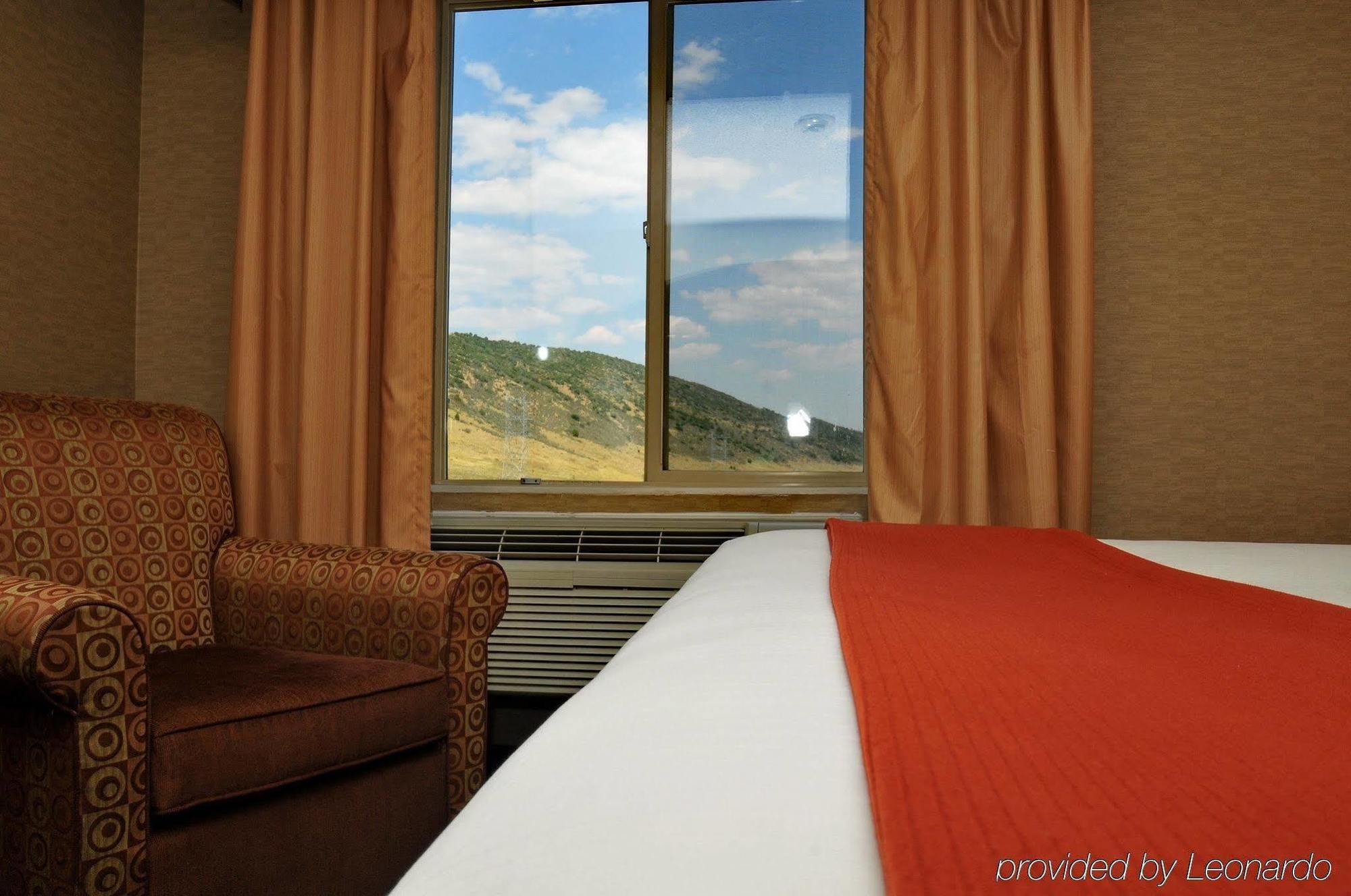 Hotel Express & By Ihg